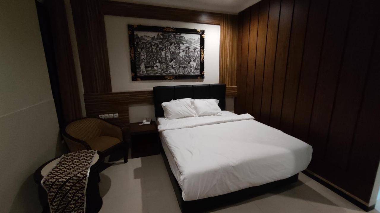 Mirabell Hotel & Convention Hall Malang Zewnętrze zdjęcie
