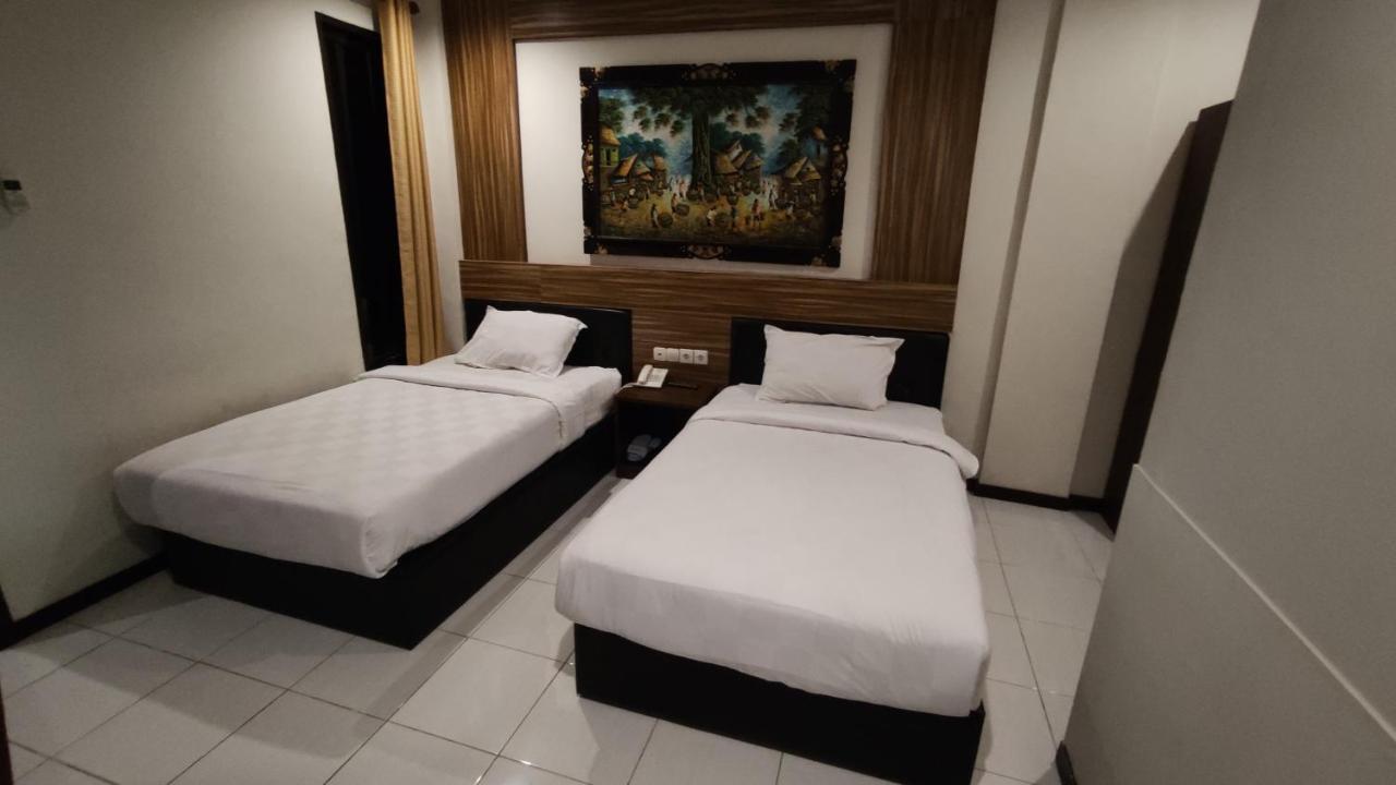 Mirabell Hotel & Convention Hall Malang Zewnętrze zdjęcie