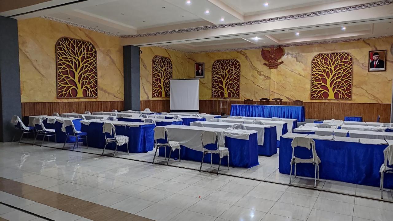 Mirabell Hotel & Convention Hall Malang Zewnętrze zdjęcie