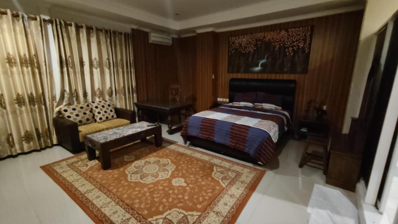 Mirabell Hotel & Convention Hall Malang Zewnętrze zdjęcie
