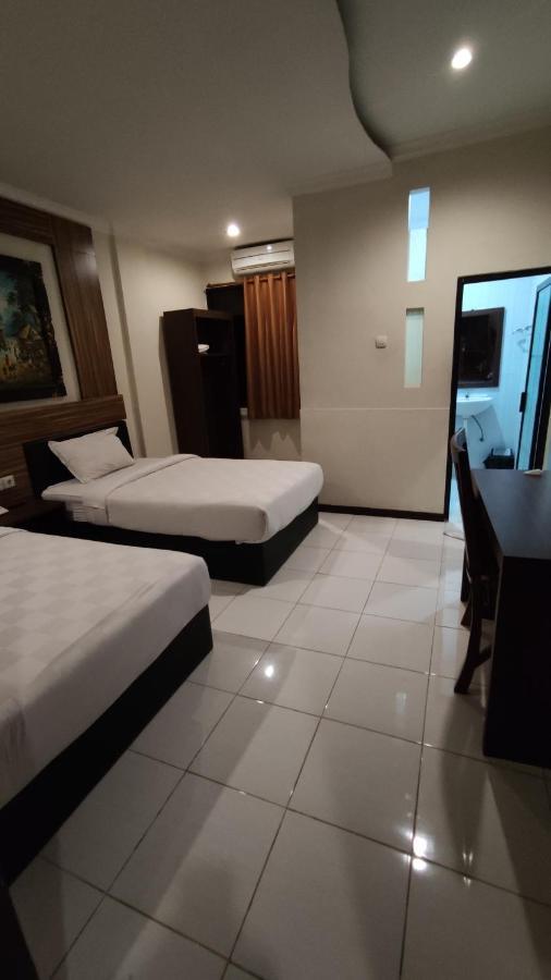 Mirabell Hotel & Convention Hall Malang Zewnętrze zdjęcie