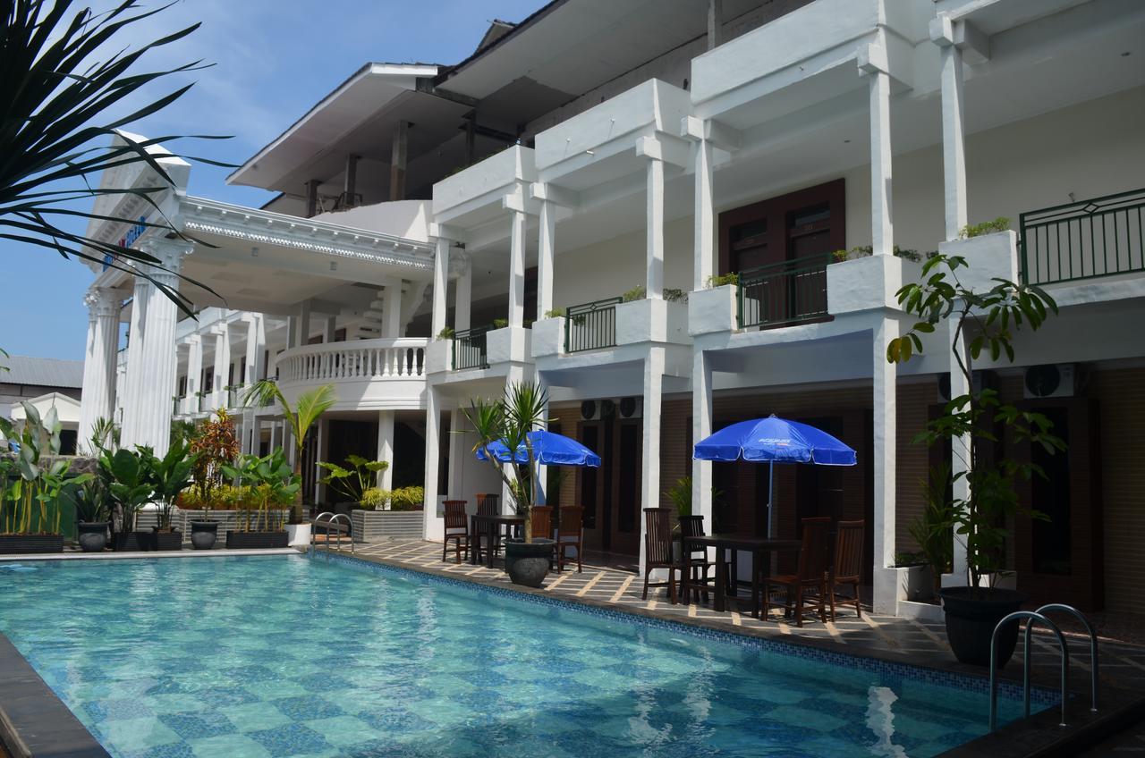 Mirabell Hotel & Convention Hall Malang Zewnętrze zdjęcie