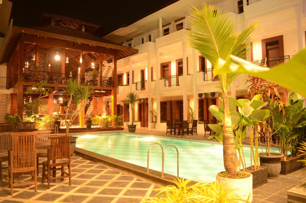 Mirabell Hotel & Convention Hall Malang Zewnętrze zdjęcie